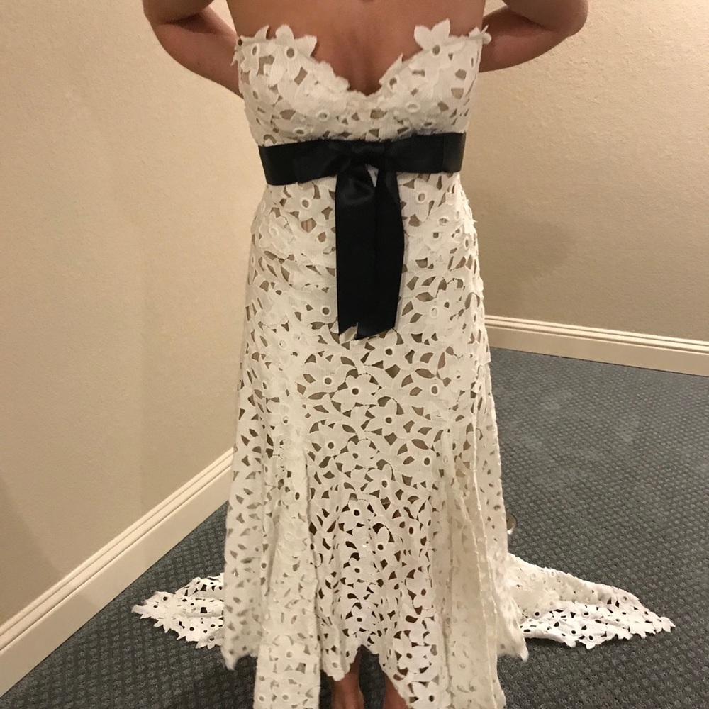 Oscar de la Renta gown